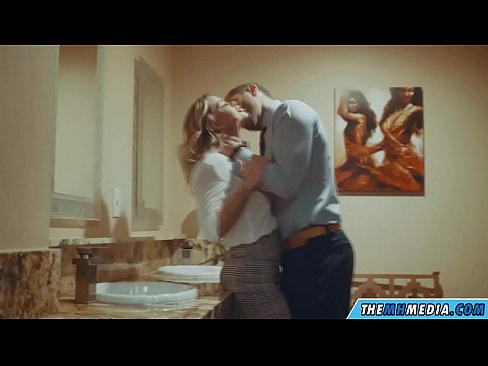 ❤️ Вақте ки як малламуй busty шумо дар як ҳоҷатхона ҷамъиятӣ seduces ️ Шлюсҳо дар мо tg.redgast4asset.ru ﹏